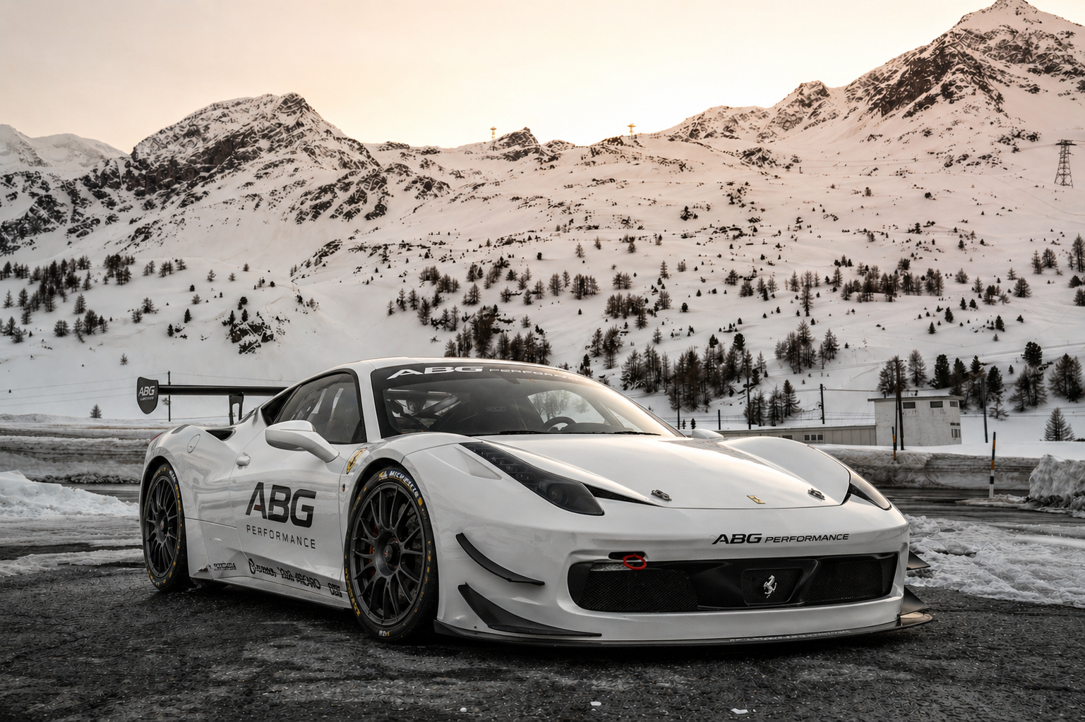 ABG Performance Ferrari 458 Challenge Rennwagen in den Schweizer Bergen